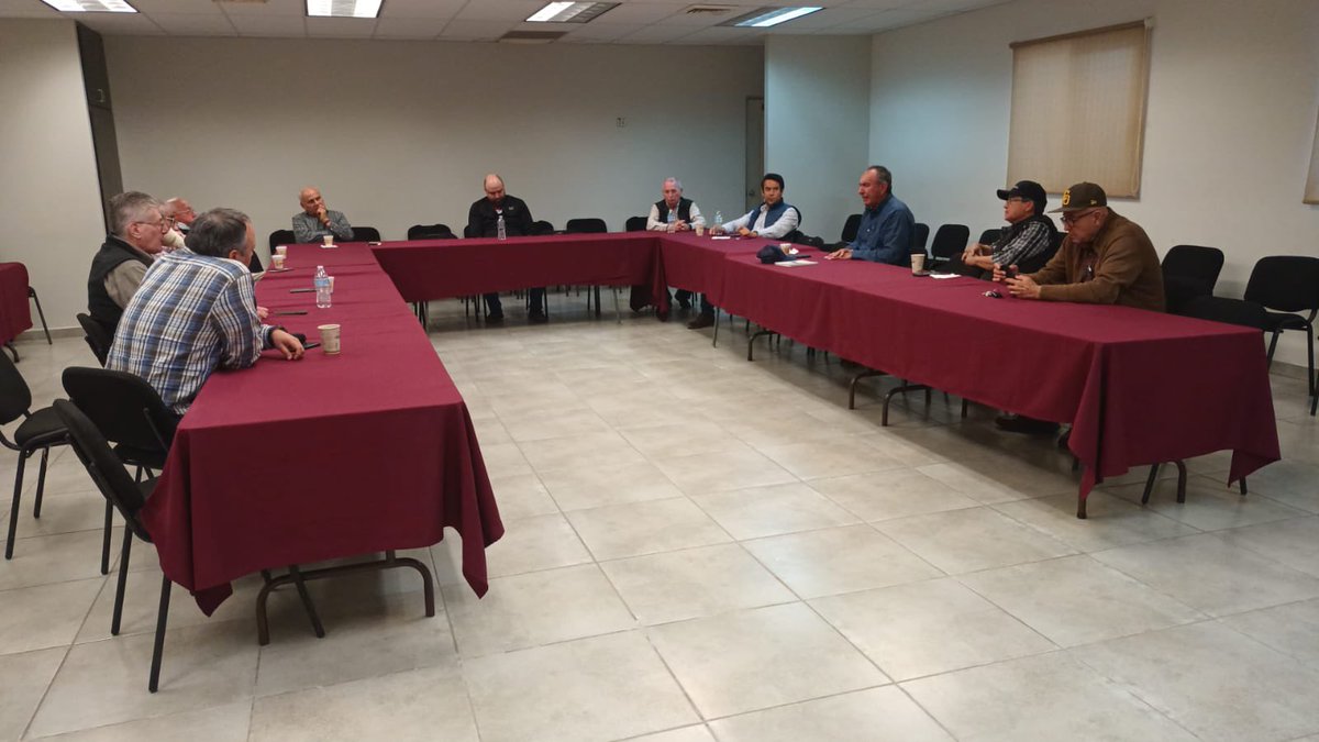 aharispurub's tweet photo. Reunión de #ExRepresentantesdeOficina de Representación de #Cajeme de @cmicsonora fortaleciendo lazos en beneficio del #SectorConstructor !! Enhorabuena Ing Brito Jr por la convocatoria!! @jorgeaguirree @Cjavierlamarque @juntosheriberto @BeboZatarain @TemoGalindo https://t.co/uGGg2Z8hKa