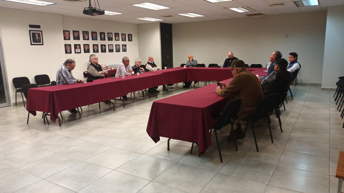 aharispurub's tweet photo. Reunión de #ExRepresentantesdeOficina de Representación de #Cajeme de @cmicsonora fortaleciendo lazos en beneficio del #SectorConstructor !! Enhorabuena Ing Brito Jr por la convocatoria!! @jorgeaguirree @Cjavierlamarque @juntosheriberto @BeboZatarain @TemoGalindo https://t.co/uGGg2Z8hKa