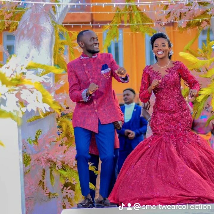 SWC_2020's tweet photo. Wearing a perfectly-tailored outfit, and having a beautiful woman by his side is every man’s dream...Trust me with that outfit we got you covered..

For orders ansd inquiries please 
Whatsapp/Call +256 773 733 635

#tailored #tailoredmade #pocketsquare #doublebreasted #tailor https://t.co/A6Hs8BILvk