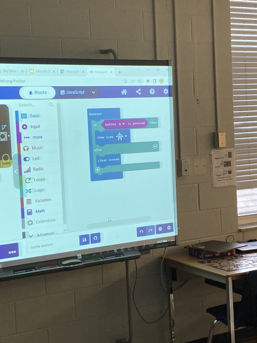 Bishopn24's tweet photo. How can we use light to protect sea turtle hatchlings? S’s used microbits to code sensor lights that would help guide sea turtles to the safety of the ocean. Thanks to our amazing librarian @TPhillips1234 @woodheightsps @TVDSB_STEM https://t.co/rsSO1sq9g2