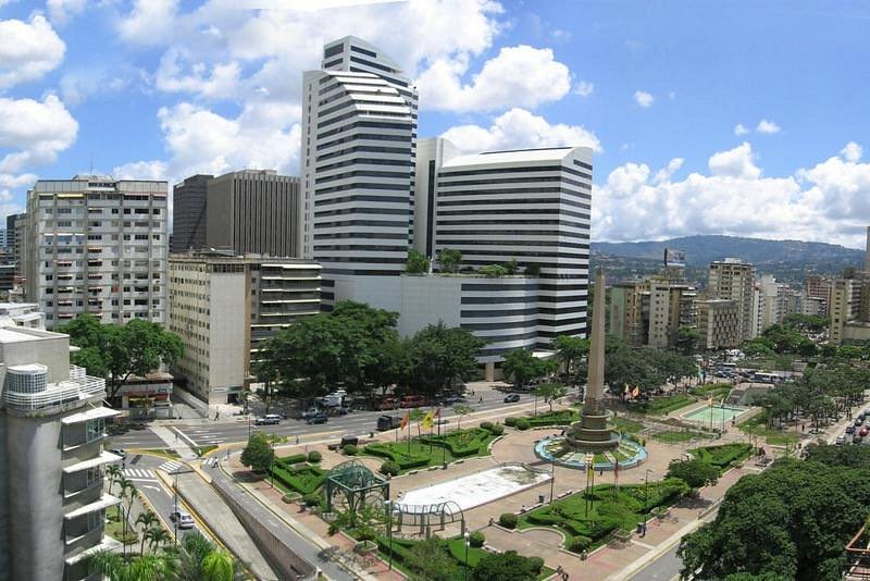 josetomasriera's tweet photo. Lugares donde quisiera vivir aunque sea por unos meses:

- Nueva York
- Medellín
- Ciudad de México
- Caracas https://t.co/Eq9wTDJOlW