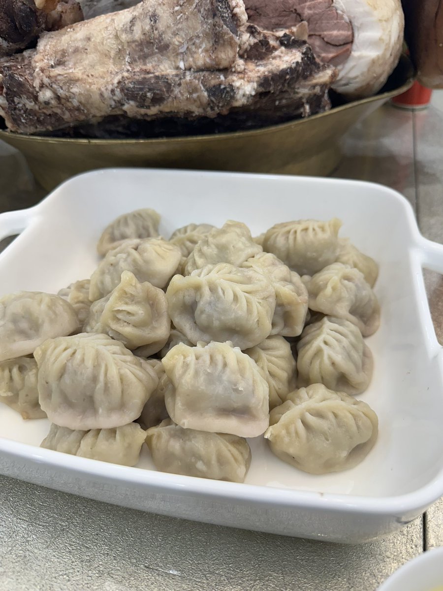 Ядарсан Ард Түмний халаасруу гурилын үнэ үндэслэлгүй нэмсэн нь Шалгалтаар илрээд торгохоор торгуулиа Ард Түмнээр төлүүлнэ гэж зарлаад зогсож байдаг Хуулиас гадуур Алтан Тариа ХК П. Цэнгүүн нийтдээ 2020, 2021,2022 онд ийм маягаар олон тэрбумыг Ард олны халааснаас суйлсан хулгайч