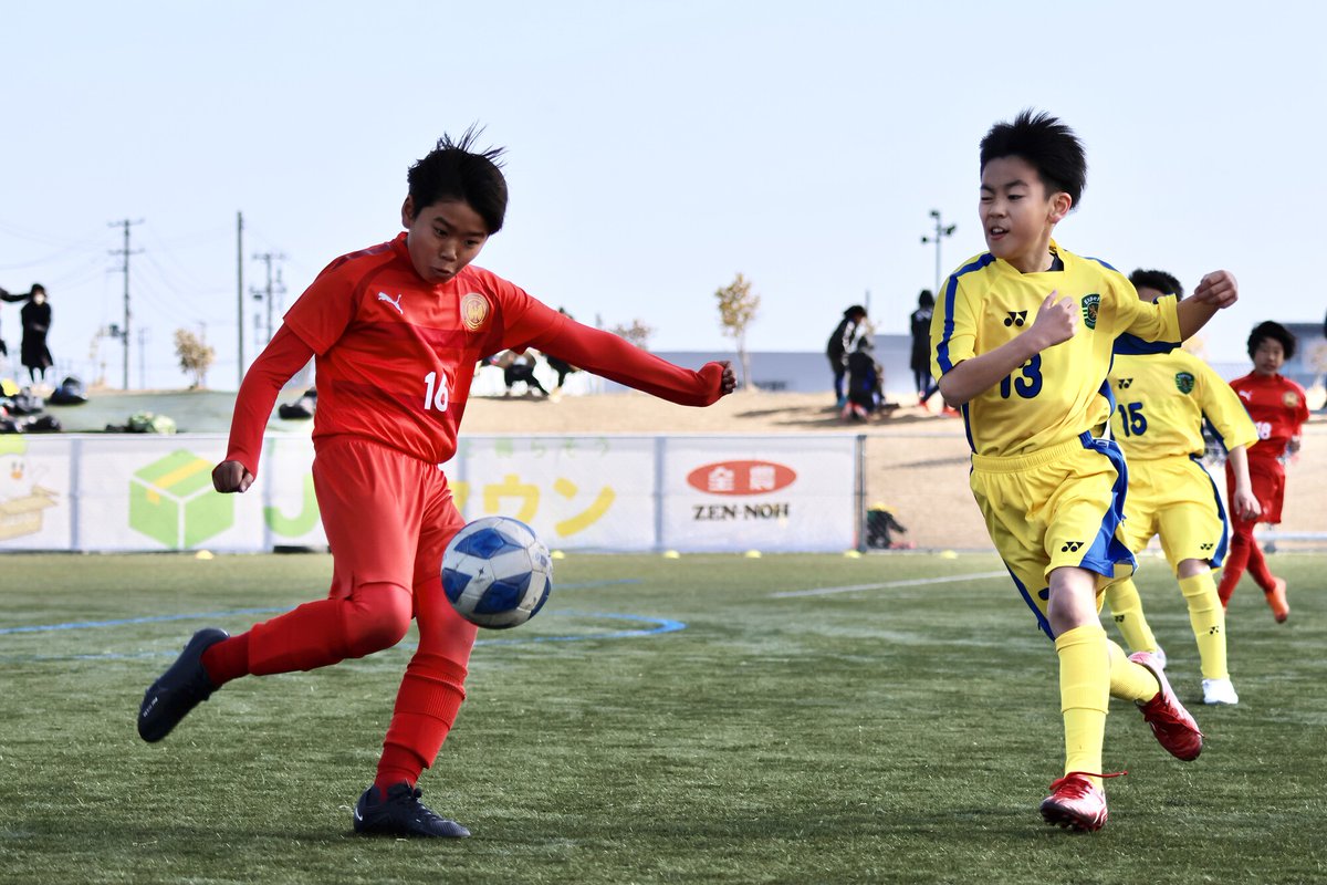 zennoh_sports's tweet photo. ⚽️JA全農杯全国小学生選抜サッカーin東北🍑
【予選】
#山形FC(山形)と #Espelt(秋田)の試合は、2-0で山形FCが勝利 👍
朝早くからの試合も気合十分です🔥
「ニッポンの食」パワーで がんばれ!🇯🇵
#チビリンピック #JA全農杯 #チビリンサッカー #全農 https://t.co/QRfERFTERd