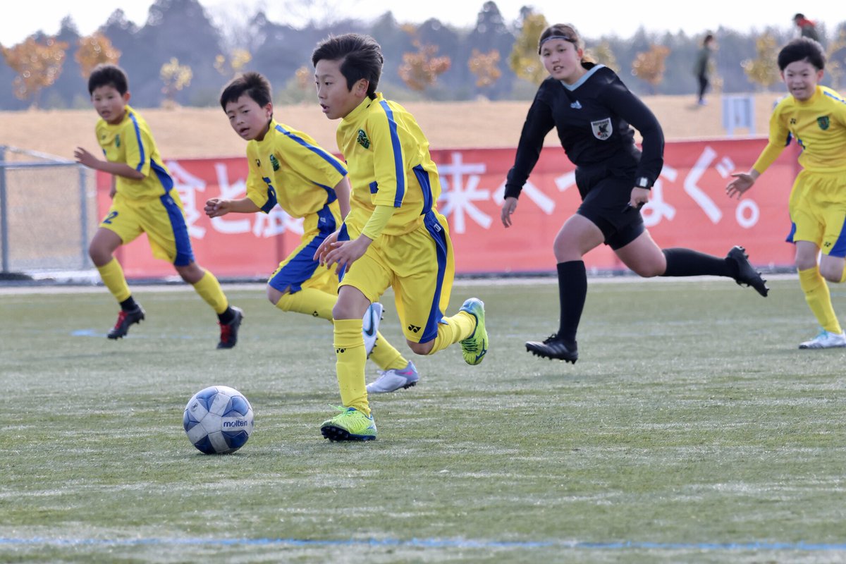 zennoh_sports's tweet photo. ⚽️JA全農杯全国小学生選抜サッカーin東北🍑
【予選】
#山形FC(山形)と #Espelt(秋田)の試合は、2-0で山形FCが勝利 👍
朝早くからの試合も気合十分です🔥
「ニッポンの食」パワーで がんばれ!🇯🇵
#チビリンピック #JA全農杯 #チビリンサッカー #全農 https://t.co/QRfERFTERd