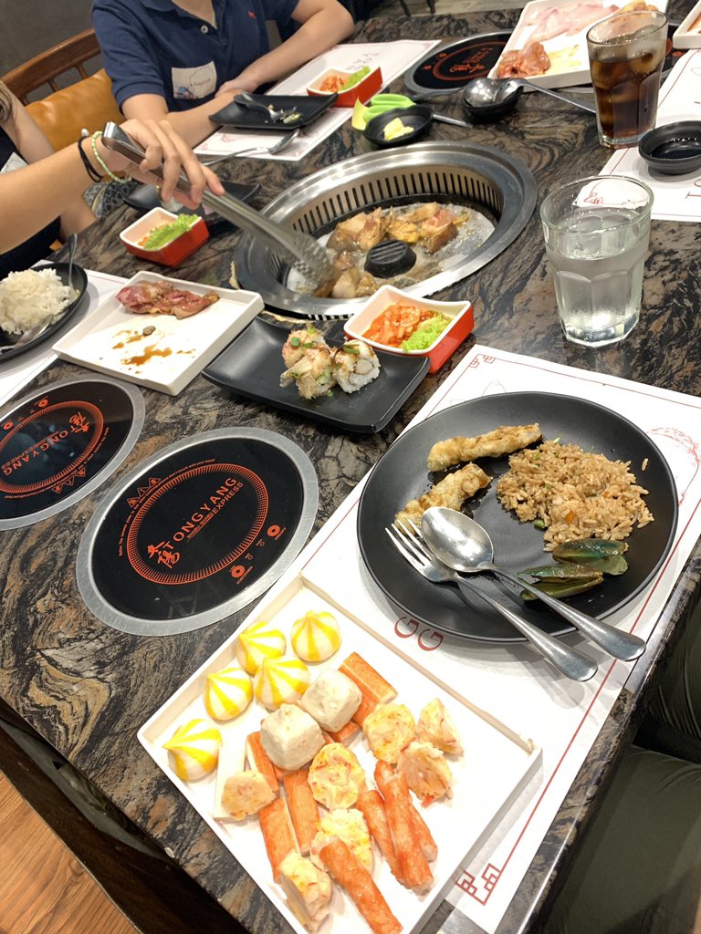 S4LV1E's tweet photo. i love food too much https://t.co/d25DijmstS