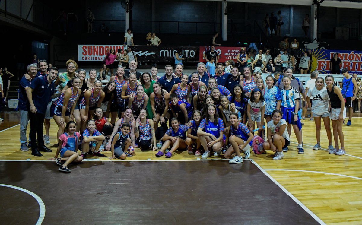 Flori floriiii floooorrrrriiiiiiiiiiii 💙❤

Las pibas lo dieron todo y superaron a Berazategui 58-56, en tierra 🐙. Así fuerzan al 3er partido el Domingo.

📸 <a href="/matiasfgarcia9/">Matías García Falcone</a>

#SOMOSFLORIDA
#ELORGULLODELBARRIO