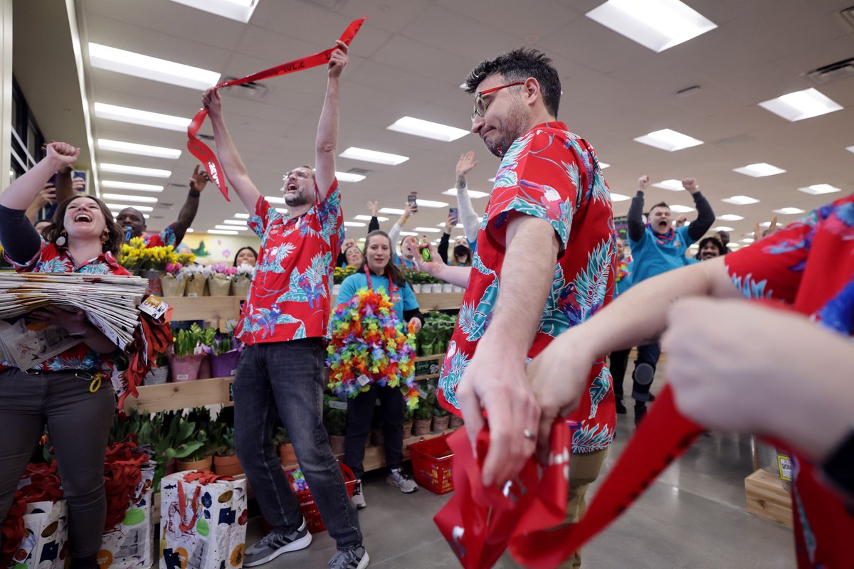 Where is Utah’s newest Trader Joe’s store? <a href="/TJoesOfficial/">Trader Joe's</a> opened its 4th Utah location today with lots of anticipation and fanfare. Take a look at the festivities at the <a href="/drapercity/">Draper City</a> store. deseret.com/utah/2023/3/3/…