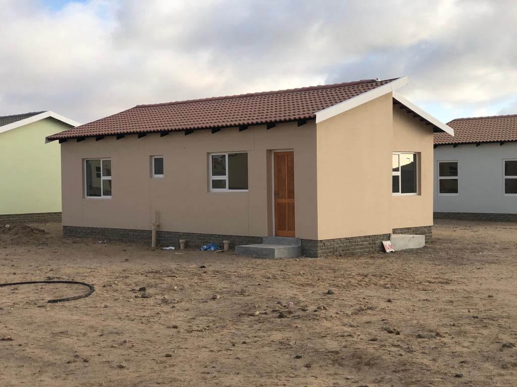 date_africa's tweet photo. 🇳🇦Namibia : October 2022, Ministry of Urban and Rural Development handed over 319 incomplete houses in Swakopmund to New Era Construction for completion.
The Swakopmund Municipality is proud to announce that all renovations and construction is progressing very well.
#utdanamibia https://t.co/9u4DHPtw1u
