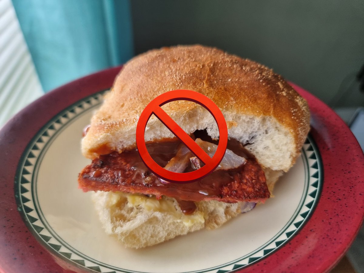 saltandseaglas1's tweet photo. "There's nae rolls" will be the most used phrase in Scotland this weekend. So many wee bewildered faces wrinkled & and young, completely incapable of understanding, there's na mare rolls coming. It's all very Kafkaesque #Mortons #Rollgate #MortonsRolls #SaveOurSaturdays https://t.co/UdKlo9Tp2P