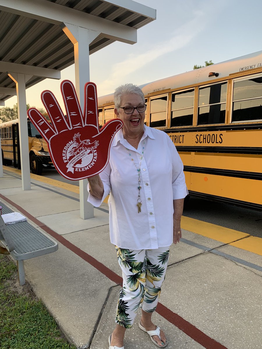 GoodwinGMS's tweet photo. High Five Friday at Freedom Elementary https://t.co/DWnloSqXVS