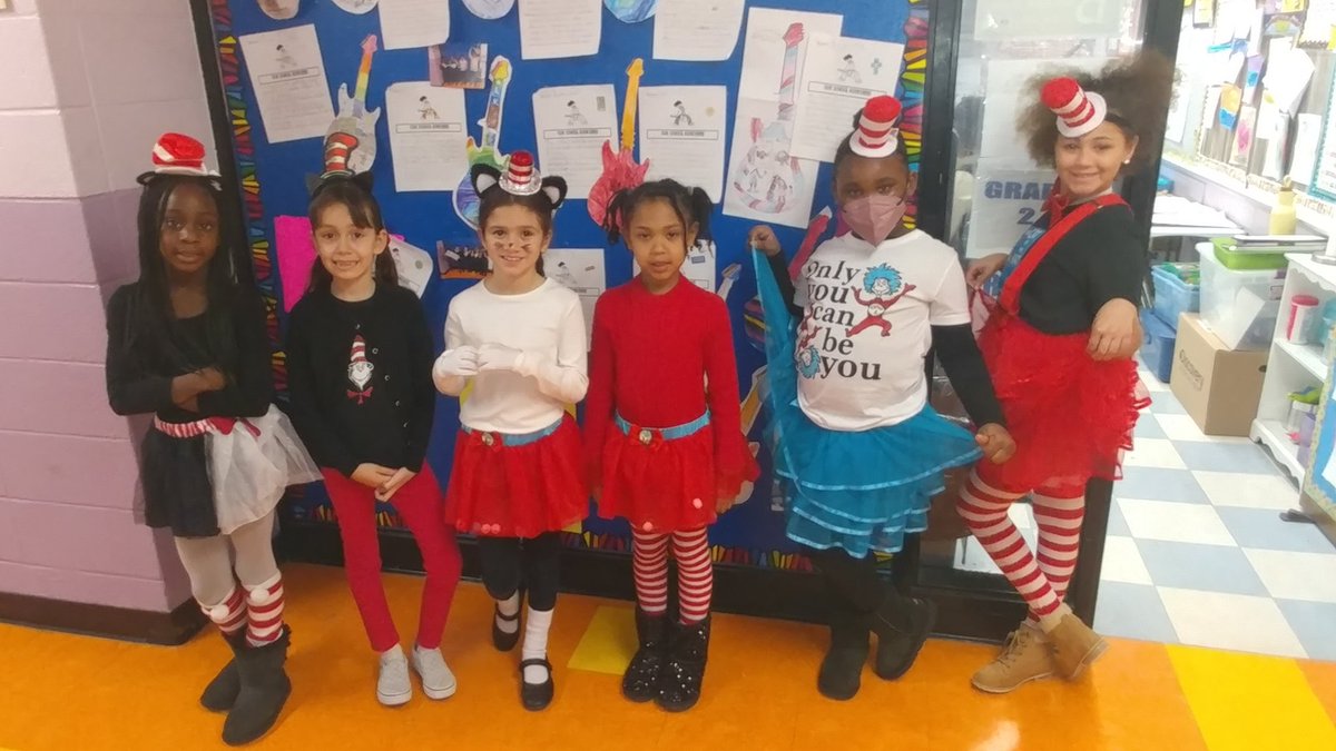 OLV2nd's tweet photo. We dressed as book characters. https://t.co/7Weaq1M6Jt