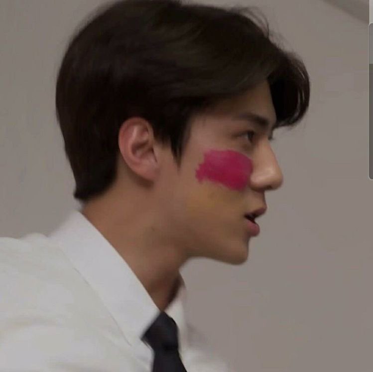 sehunloop's tweet image. kissable