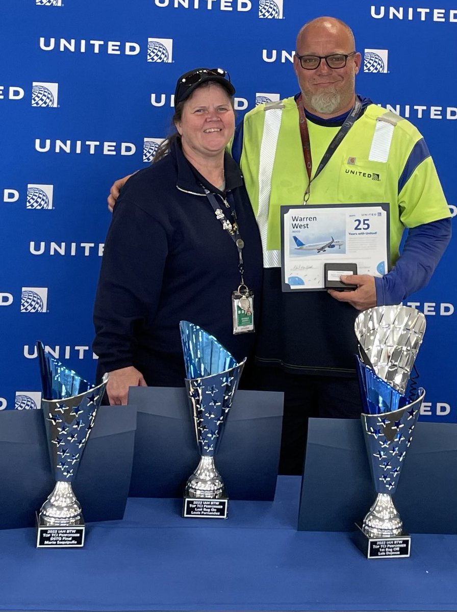 MandyIAH87's tweet photo. Milestone Celebration at IAH.  ⁦@Brodt4Mike⁩ ⁦@jbozboswell⁩ ⁦@weareunited⁩ ⁦@DamonG_United⁩ https://t.co/XoaNXzVxRJ