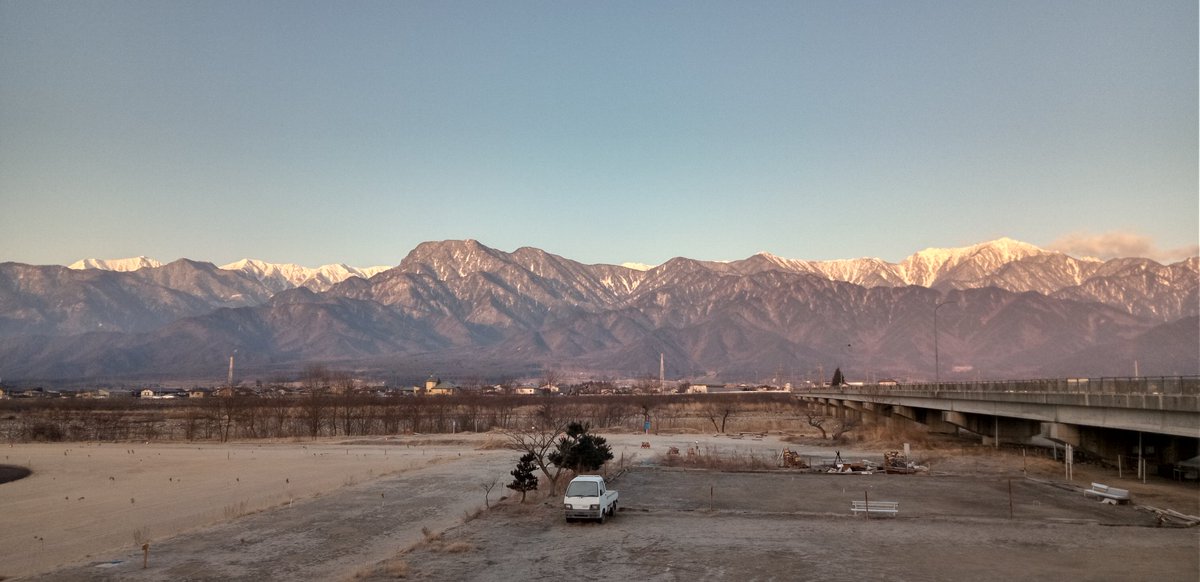 3月4日早朝の有明山です。選挙まで2か月頑張るぞ。