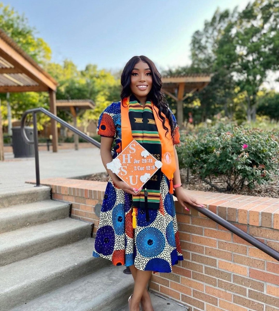 CapsByCharla's tweet photo. 🧡Bearkat Pride🤍 
DM me if you are wanting your grad cap customized!

#shsu #TAMU #graduate #BlackOwnedBusiness https://t.co/sGpF0wPLf7