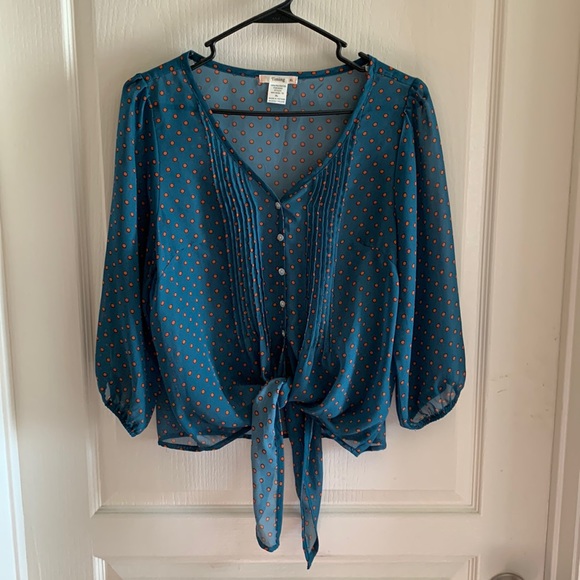 PhoenixGravy's tweet photo. So good I had to share! Check out all the items I'm loving on @Poshmarkapp #poshmark #fashion #style #shopmycloset #timing #nojo #jordan: https://t.co/39jW4r4iU8 https://t.co/JpDWt4llYI