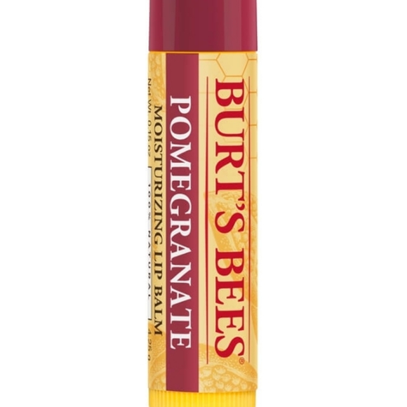 slf_001's tweet photo. So good I had to share! Check out all the items I'm loving on @Poshmarkapp #poshmark #fashion #style #shopmycloset #lillylashes #burtsbees: https://t.co/Itr3Ss0WE8 https://t.co/a4Kp68Xjyg