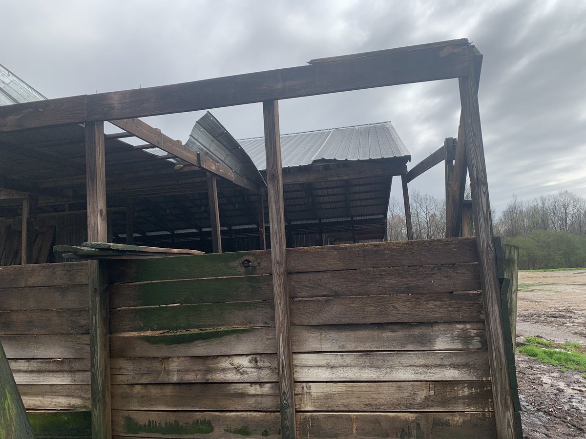 byron_fricks's tweet photo. Had a little storm damage at the dry stack at the chicken houses in the Powell, AL area. @simpsonWVTM13 @spann https://t.co/5DMUwkKGWb