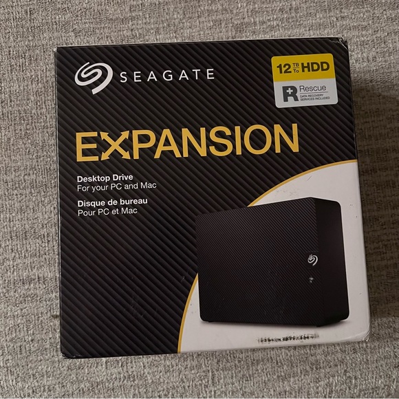 MDLCollection's tweet photo. So good I had to share! Check out all the items I'm loving on @Poshmarkapp from @NicoleP24189723 #poshmark #fashion #style #shopmycloset #jordancraig #seagate #skinceuticals: https://t.co/3qezFgYlRG https://t.co/CN7zT7cTOg