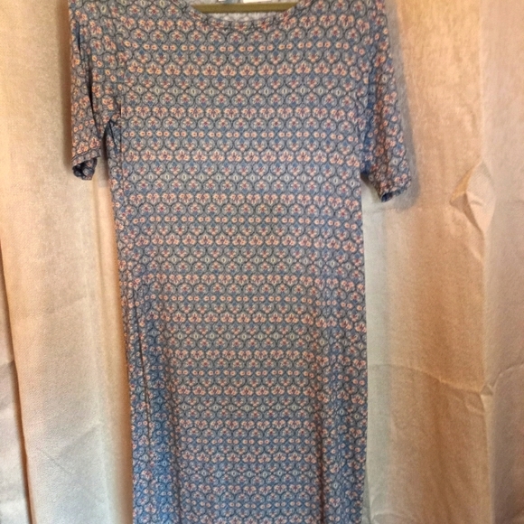 ShellyLTaylor's tweet photo. So good I had to share! Check out all the items I'm loving on @Poshmarkapp from @SusanAK99544286 #poshmark #fashion #style #shopmycloset #lularoe #catjack: https://t.co/Tp9fVs32MU https://t.co/RbtglmC5eU