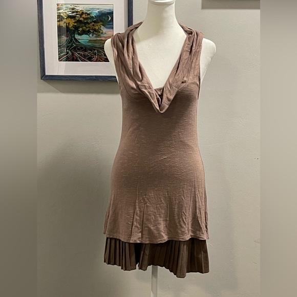 LMorales31's tweet photo. So good I had to share! Check out all the items I'm loving on @Poshmarkapp #poshmark #fashion #style #shopmycloset #freepeople #nikibiki #charlotterusse: https://t.co/75V3VANvNA https://t.co/zd4R4BA3ms