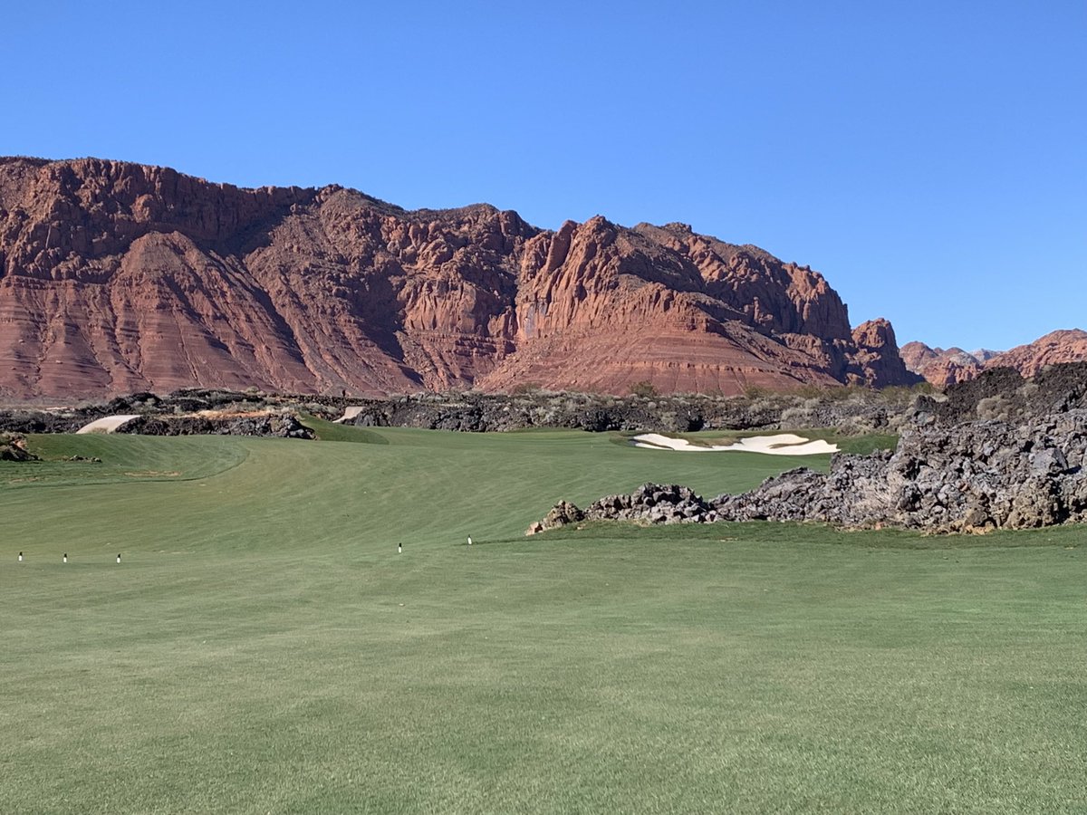 JasonMorganLV's tweet photo. Unbelievable day golfing at the amazing Black Desert Golf Resort with @David_buck23 @JakeScharmann @hgallarzo25 ! Big thanks to @lucky9803 and @rlaubscher for having us out! The views, service, and course conditions are definitely top notch! @sincitygcsa https://t.co/s5a2Y4GRv3