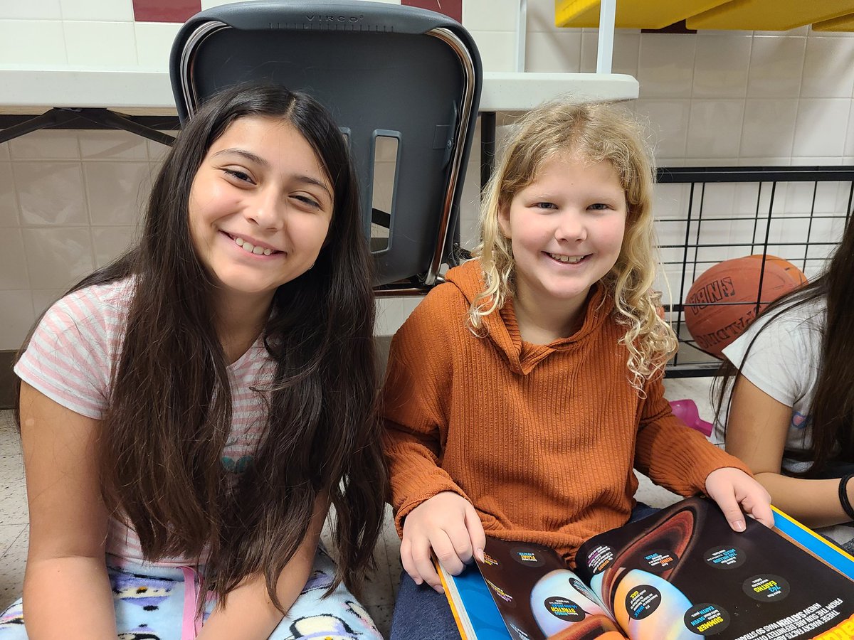 Jessica Kakar (@mrsjkakar) on Twitter photo Read around the River is back!! You love to see it! Many thanks to <a href="/LRESBookworm/">Charlotte Steele</a> and all who helped make Read Across America Week so much fun for our Eagles! #LRelem #raaw Read around the River is back!! You love to see it! Many thanks to <a href="/LRESBookworm/">Charlotte Steele</a> and all who helped make Read Across America Week so much fun for our Eagles! #LRelem #raaw