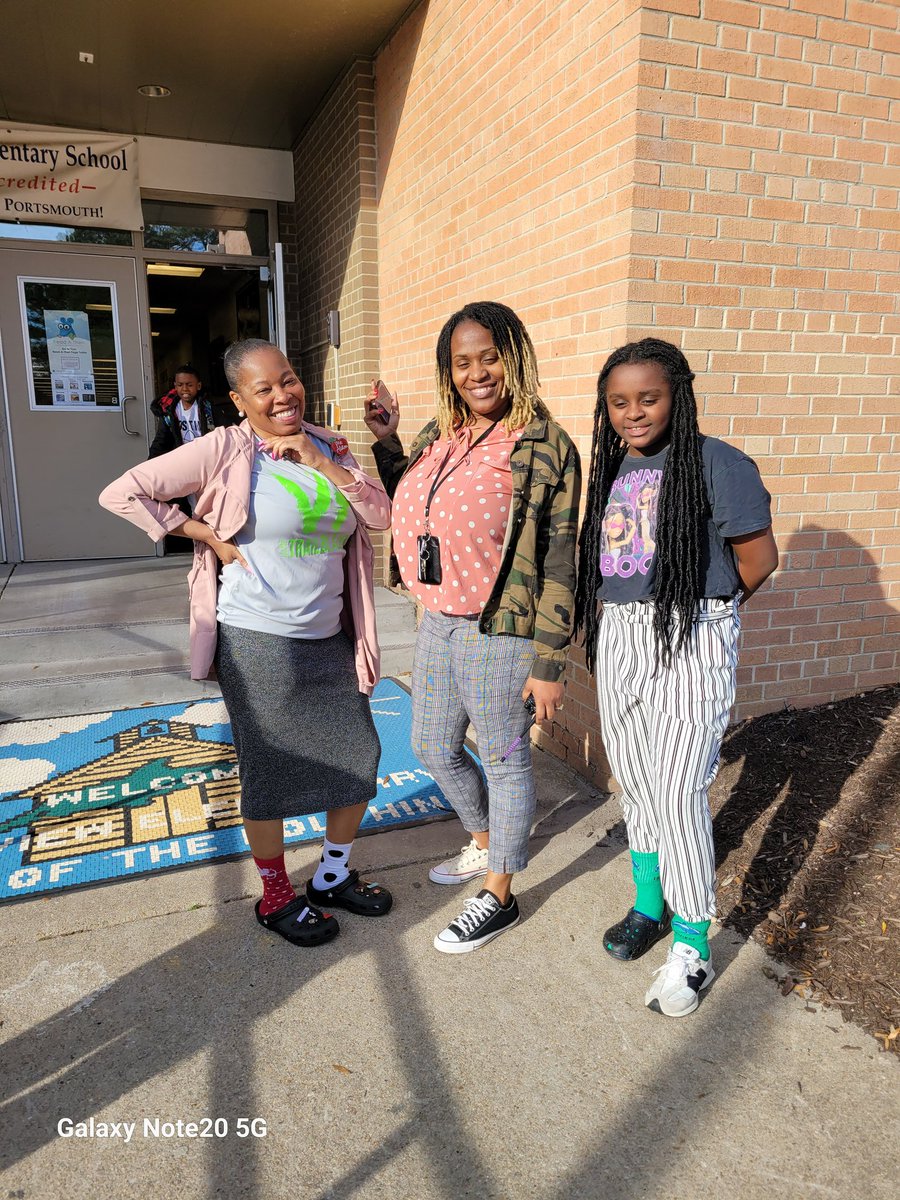 Wacky Day at Lakeview 
#lakeviewrocks
