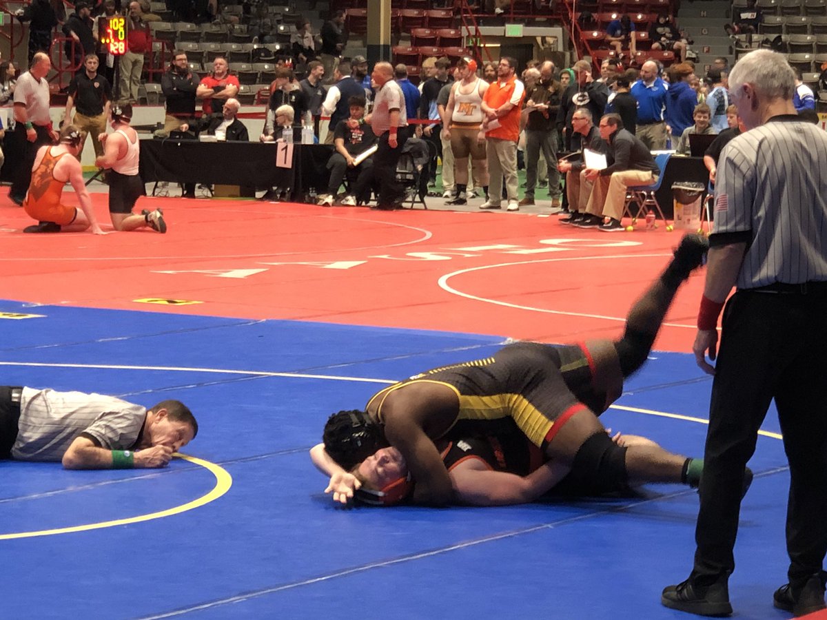SBEPGoTITANS's tweet image. District Championships Update: Greg Miller (215 lbs)pins opponent in 1 min 12 seconds.