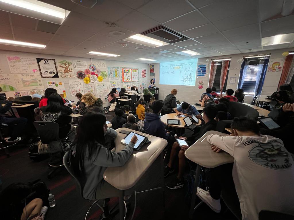 RasmitaPydiset1's tweet image. “Collaborating Math classes!! Nothing can stop us from teaching and learning.”
Ms. Jain ROCKS!! 
#LoveForTeaching #CHS9 #Math #chs9family ❤️
@gunjanjainAlg1