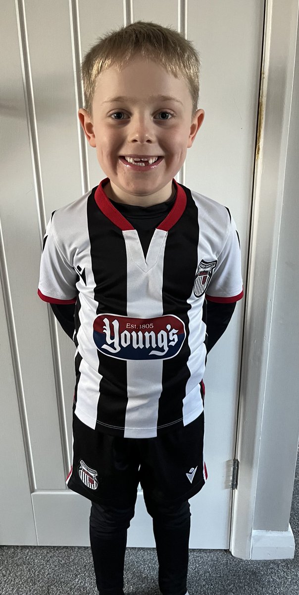PRULeader (@pru_leader) on Twitter photo He was never wearing anything else for #worldbookday was he?? Dress as a word… underdog, giantkilling, incredible, proud take your pick <a href="/officialgtfc/">Grimsby Town F.C.</a> #UTM ⚫️⚪️⚫️⚪️🐟 He was never wearing anything else for #worldbookday was he?? Dress as a word… underdog, giantkilling, incredible, proud take your pick <a href="/officialgtfc/">Grimsby Town F.C.</a> #UTM ⚫️⚪️⚫️⚪️🐟