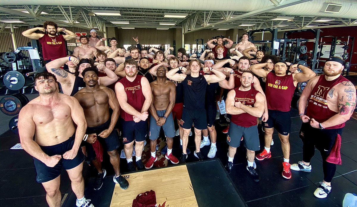 Northern State Football🐺 🏈 tweet media