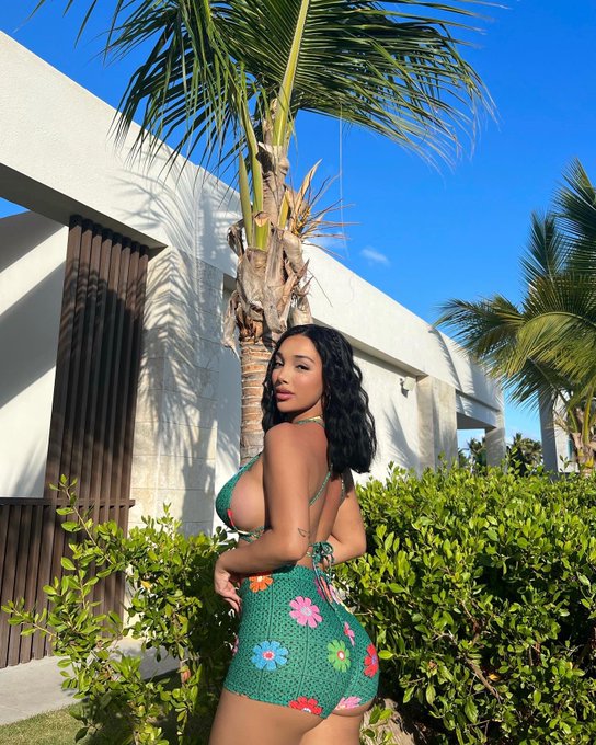 Paradise is wherever I&rsquo;m at https://t.co/guxEOeXd81