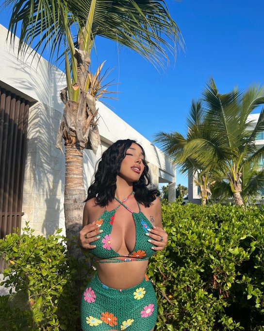 Paradise is wherever I&rsquo;m at https://t.co/guxEOeXd81