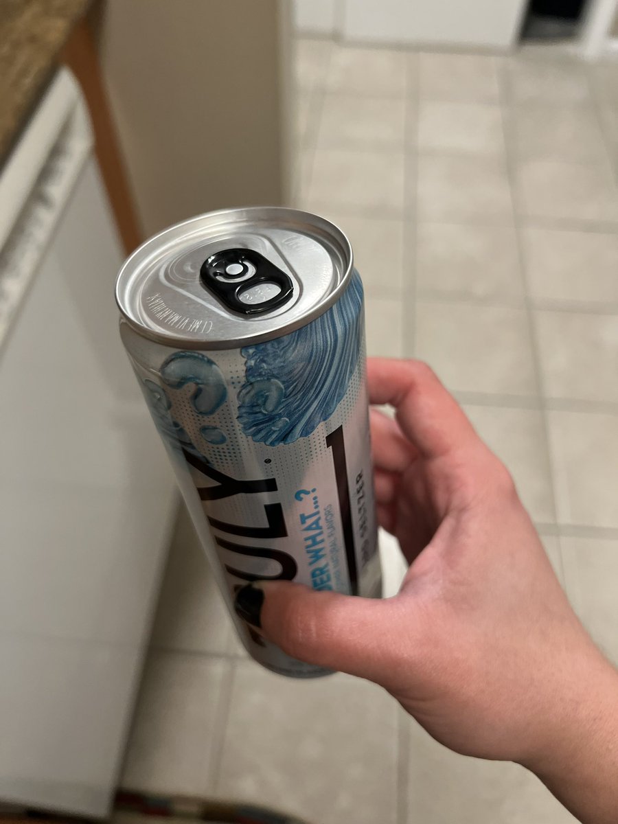HEELDanielle's tweet photo. What’s going on here, @trulyseltzer? This can came sealed and empty! https://t.co/zePSEgJlfY