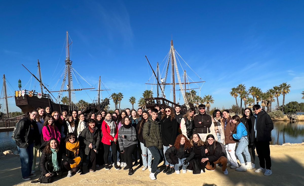 ieslaorden's tweet photo. “Platero es pequeño, peludo, suave; tan blando por fuera…”
Ya tenemos aquí a los franceses del lycée Marie de Champagne de Troyes. Os deseamos buena estancia en Huelva!
Hoy, en la casa-museo de JR Jiménez, con las carabelas en la Rábida y en el monumento de Colón.
#intercambio https://t.co/TbOtkaiSRZ