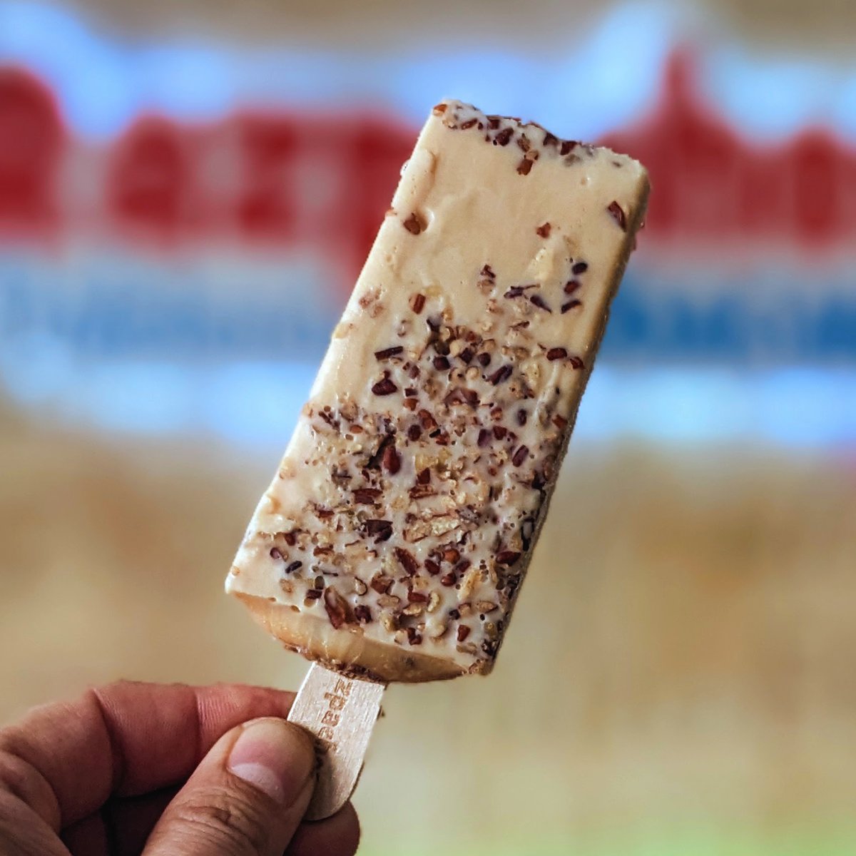 🎉🍦🍫  TGIF! No need to choose between crunchy or creamy – both are just a lick away with our creamy pecan paleta! 🤩

#ChicagoFoodie #PecanPaletaLove #SweetTreats #CreamyGoodness #IndulgeNow #PaletaLove #SweetTreats #MexicanPaletas #FrozenGoodness #PaletaParty