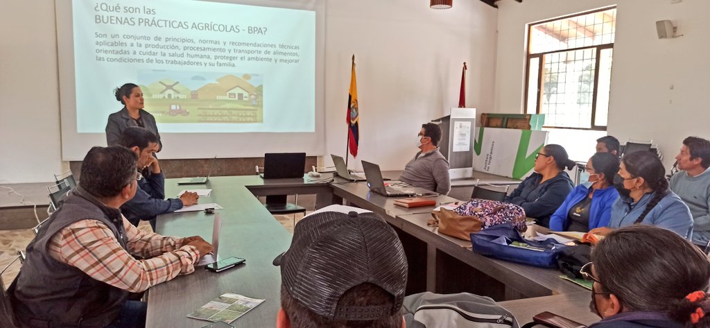 Agricultura_CZ3's tweet image. #Chimborazo🌱🧑‍🌾 Capacitación a técnicos agrícolas de la Dirección Distrital, para implementar #BPAs en los diferentes cultivos de la provincia, para fortalecer la producción. 
#JuntosPorElAgro