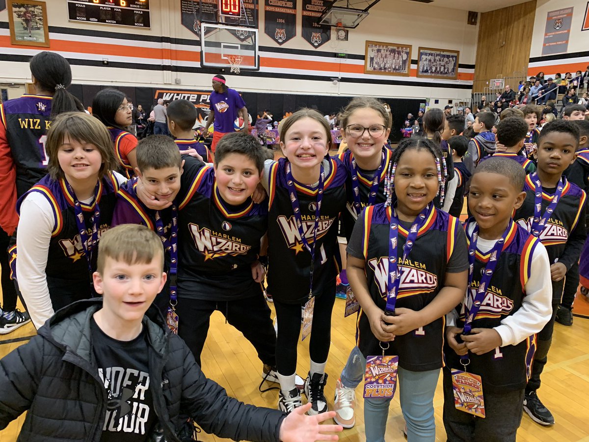 DrJosephRicca's tweet image. Warms ups are happening now @WPTigerPride @wplainsschools with the @HarlemWizards thanks to the #WPCSDPTA #WPProud
