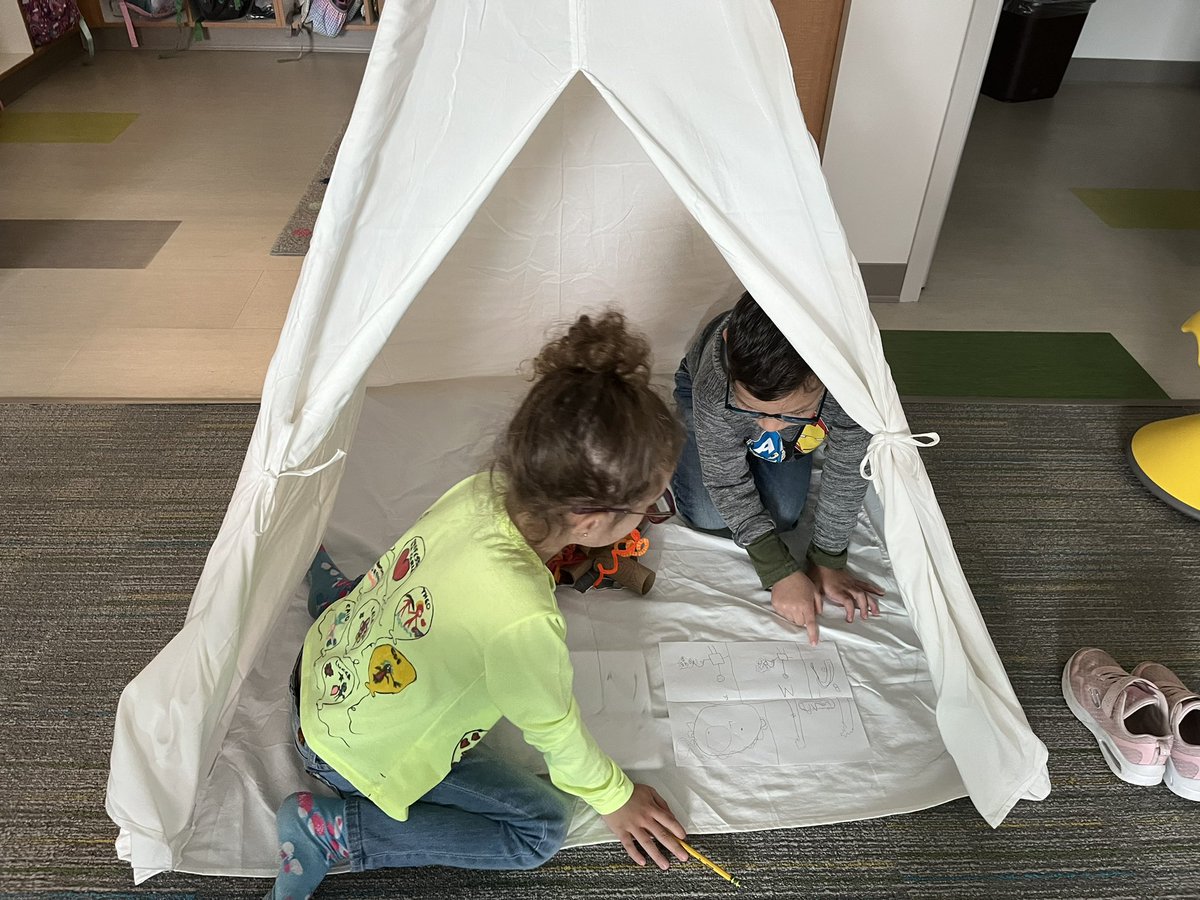 kinbaucom's tweet photo. We celebrated learning to read with campfire readings!! @baucomes https://t.co/sHBtWnzl3d