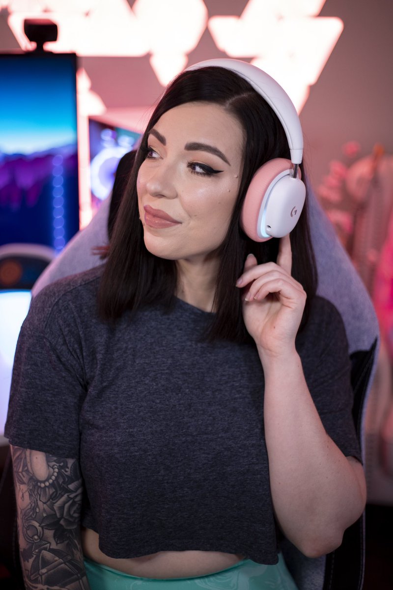 imfallfromgrace's tweet photo. If you’ve been waiting to get the Aurora Collection from @LogitechG… now is the ✨PERFECT✨ time!

Using code ‘iamfallfromgrace’ you’ll get up to 10% off when purchasing directly from the Logi website AND using code ‘auroragrace’ will get you a FREE accessory! 👑 #LogiPartner https://t.co/ihX2f3wDTY
