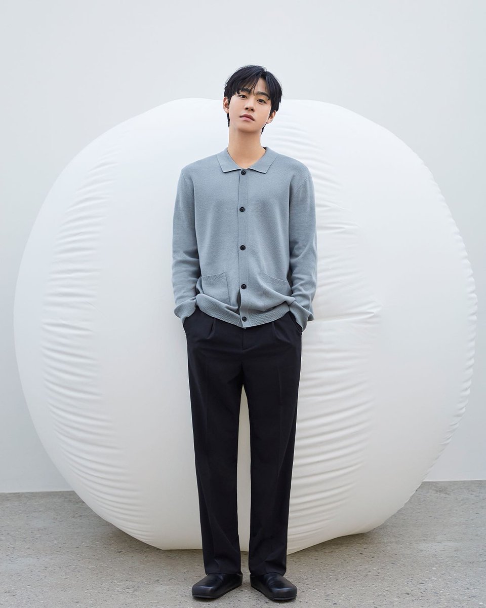 ahnhyoseop_PH's tweet photo. EDITION SENSIBILITY Spring  2023 Collection (3)

𝗧𝗛𝗜𝗡𝗚𝗦 𝗪𝗘 𝗟𝗜𝗞𝗘
with @imhyoseop
다가오는 봄을 준비하는 미니멀 클래식 룩.

 @edition_sensibility 

#안효섭  #AhnHyoSeop #EDITIONSENSIBILITY #2023springcollection https://t.co/XXwIyyXEJM