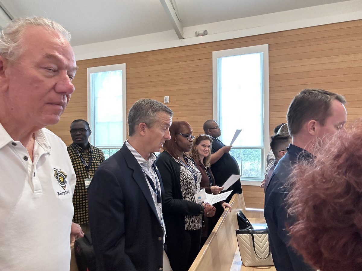 SamLagana's tweet image. Thrilled to be in community with our Holy Cross communities of C.S.C. Thank you @HCInstituteSEU for a solid convocation 2023.  #BeFamily #HopeToBring