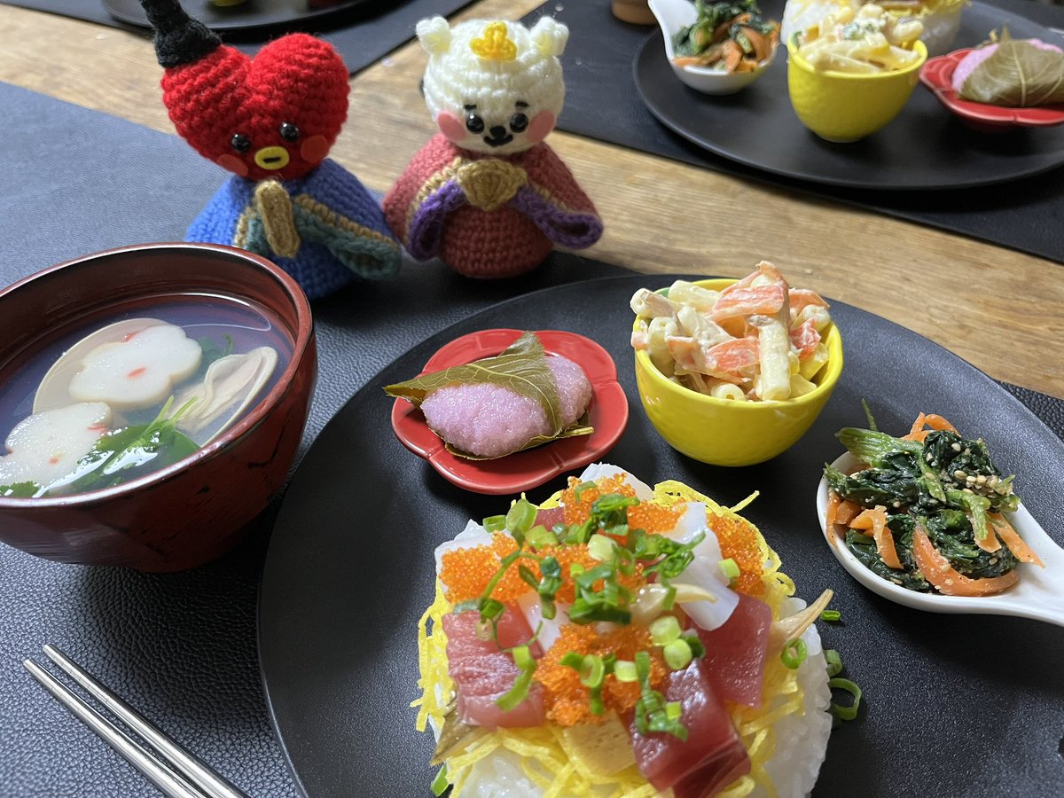 ひな祭りのご飯😋🍴
娘たちよ、すくすくと健康に育ってね💜
母はこれ以上育ちたくない🐷
今日は花粉症酷くて引きこもりだから、韓国語勉強して掃除して1日過ごしまーす😂