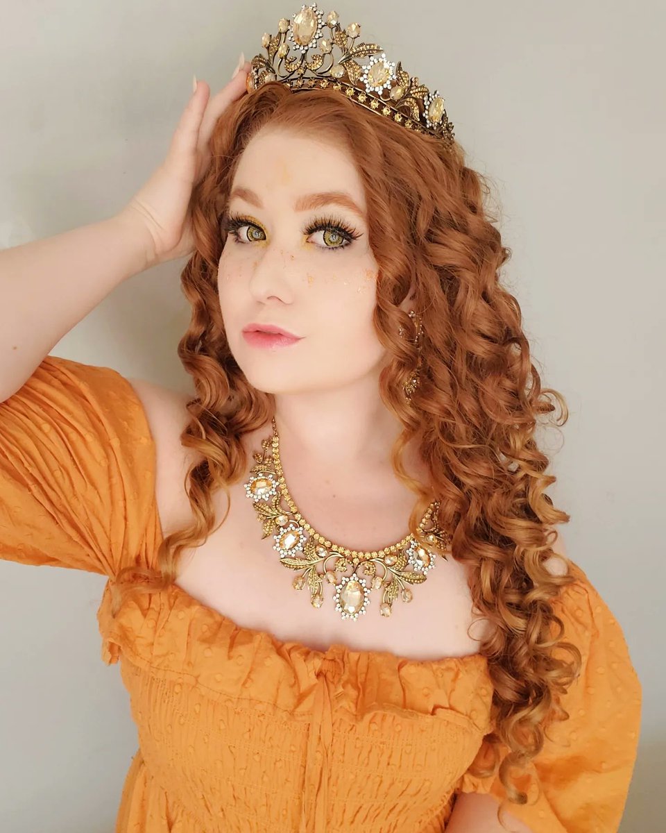 Parker_Bliss's tweet image. Without taking any new ones, post photos of you as: 

1) a romanceable NPC
2) a quest-giver NPC
3) the final boss of a game

If you try hard enough they could ALL be a romanceable NPC 😘
(All crowns by SweetV)