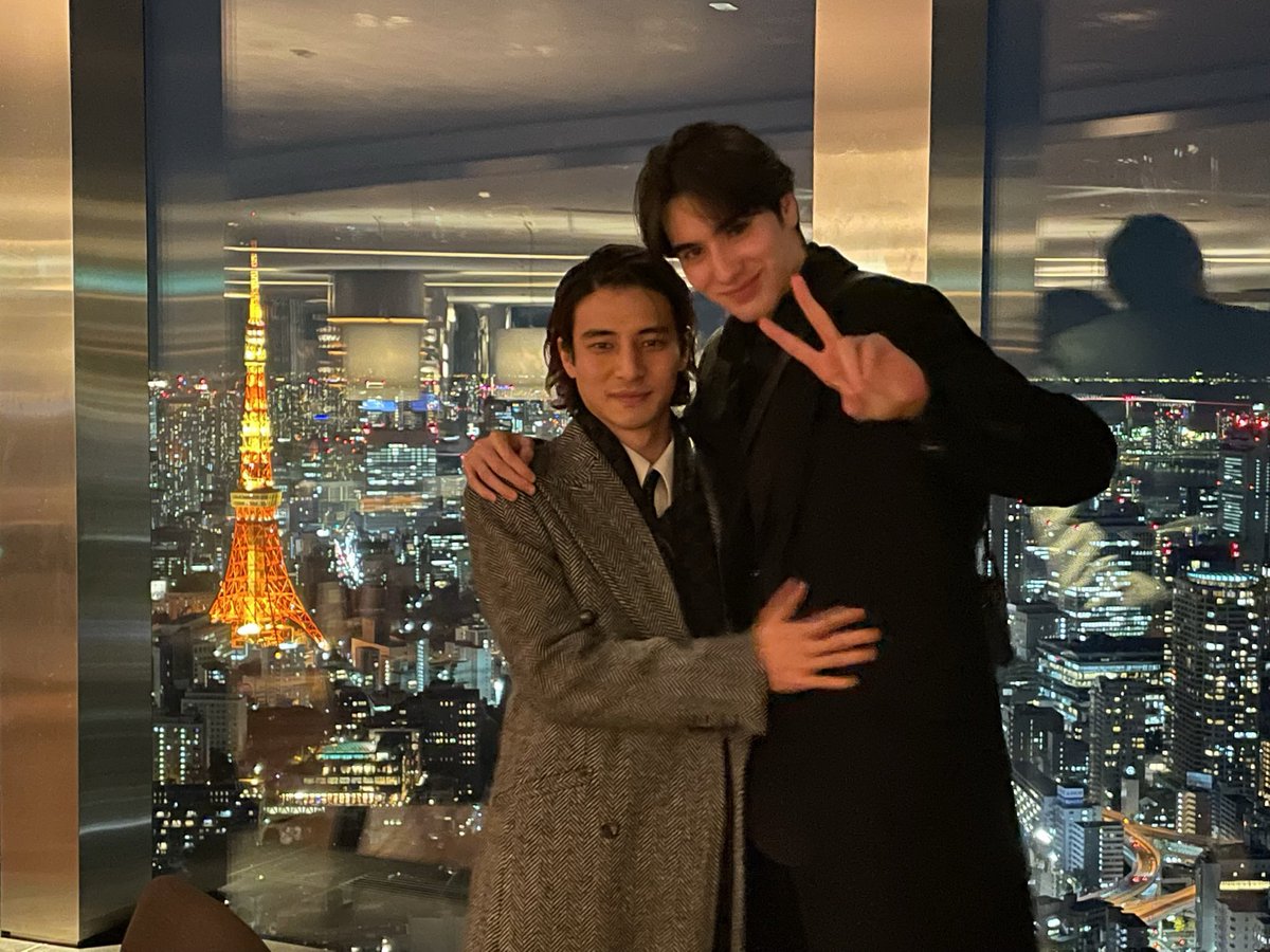 本日有楽町マルイ15時から
横浜マルイ17時から
よろしく✨

＃林豆
#同窓会
 #来るかも