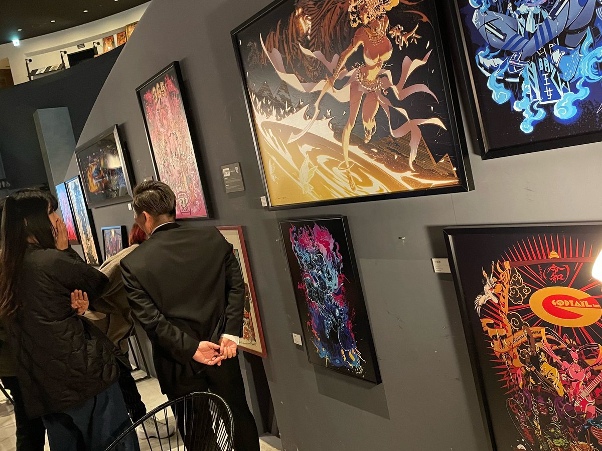 TN_artwork's tweet photo. 昨夜は、@GODTAIL_T さんの個展「GODTAIL展 meets あんちゃん in MOXY大阪」のレセプションパーティーへ💨
規模の大きな空間に負けず劣らずの豪華な作品が沢山展示されててデジタル作品の可能性を感じた展示会でした♪
最近お会いできてなかった久しぶりの人達にも会えて刺激ある楽しいひと時でした✨ https://t.co/frsmn2VaU7