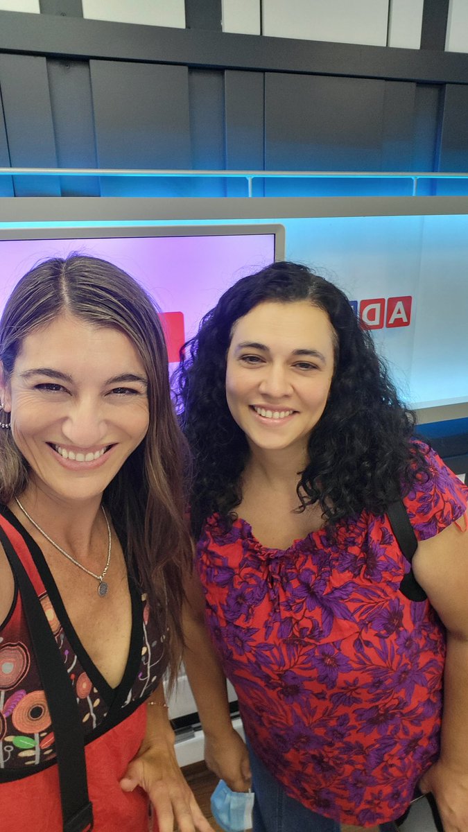 ↘️Les presento a la nueva panelista de cultura y espectáculos de #TuNuevoADN, la periodista y productora del programa <a href="/mitzibelmar/">Mitzi Belmar Ponce 🌳</a>. Cada viernes a las 5pm por <a href="/adnradiochile/">Radio ADN</a> 🎙🎧📻