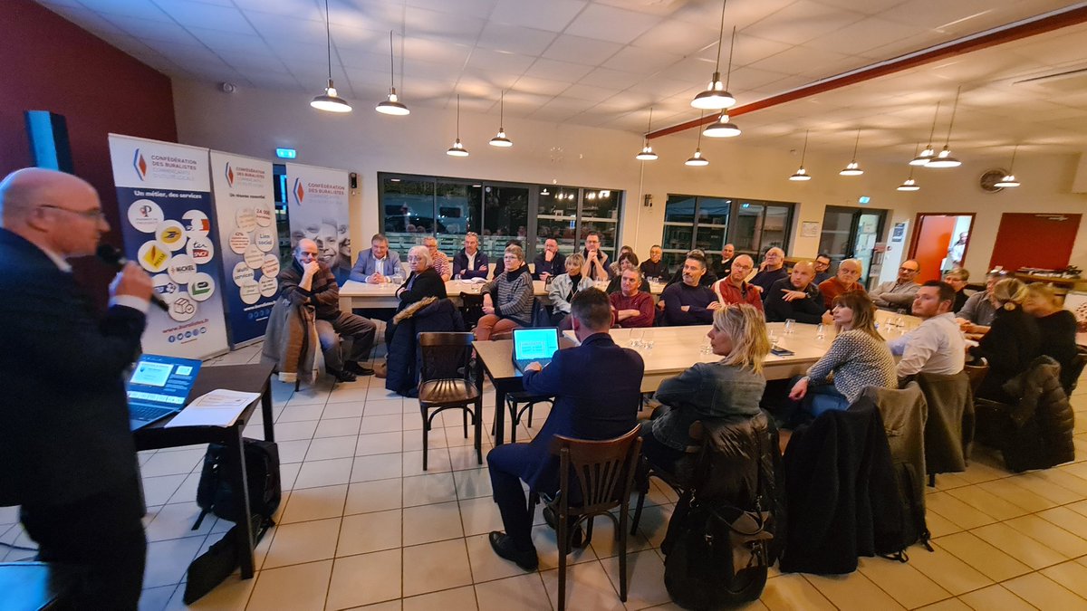 PHILIPPECOY's tweet photo. J'ai pu échanger avec mes collègues ♦️sur nos sujets d'actualité de ces derniers jours: hause des prix ,greve de la logistique, panne informatique, marché parallèle. J'ai également présenté notre nouveau Protocole 2023/2027 qui accompagnera la #Ruralité #servicedeproximite 👍 https://t.co/i3bnV65qe4