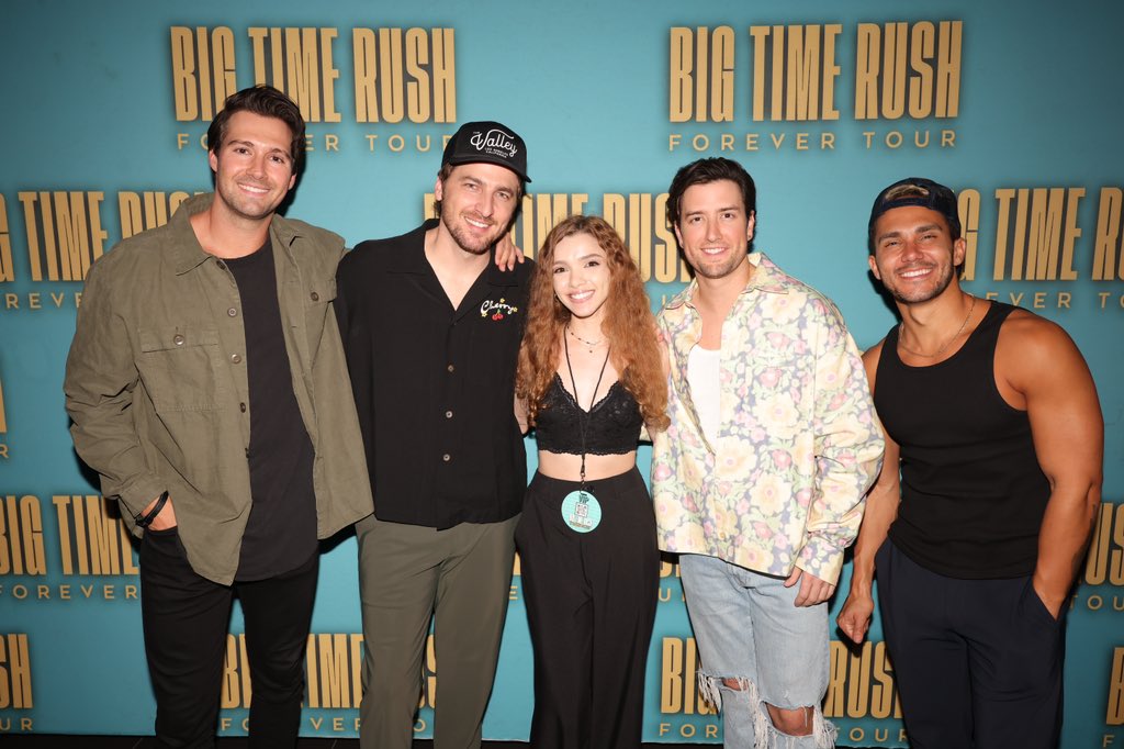 swiftriddance's tweet image. best moment of my life 🥹💜🫶🏻 thank u for everything @bigtimerush #WooHooSaoPaulo